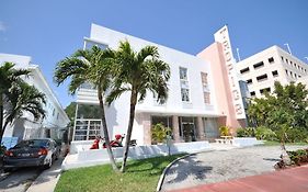 Tropics Hotel Miami 2*